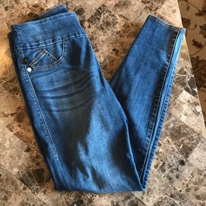 Rock & Republic slimming denim Rx. NWOT